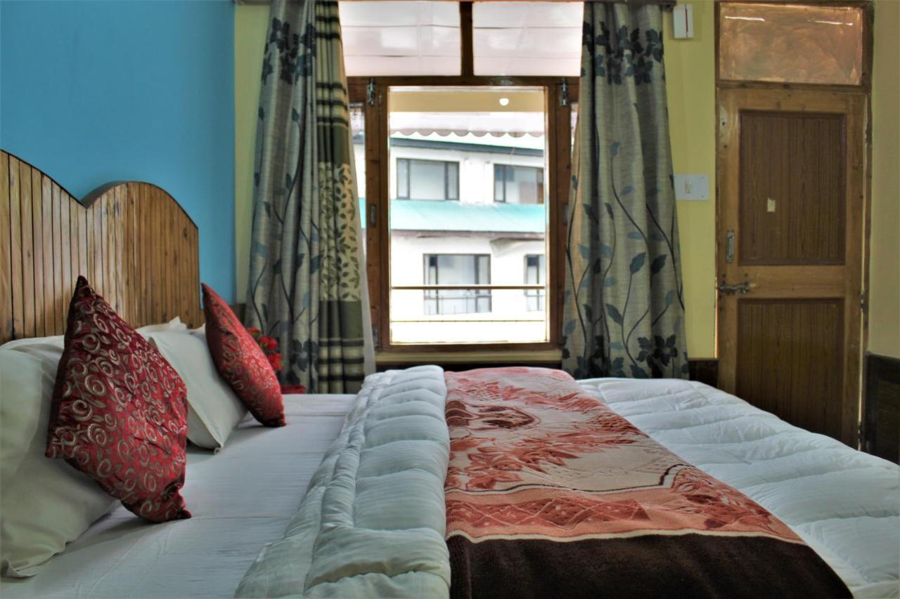 Hotel New Royal Manāli Eksteriør billede